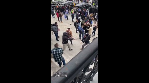 Trump supporters identify an Antifa member and chant “FUCK ANTIFA”.