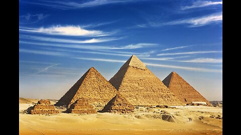 Prepare to be amazed by these bizarre and intriguing pyramid facts! 🧐🔍