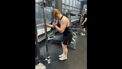 GETTING HUGE ARMS