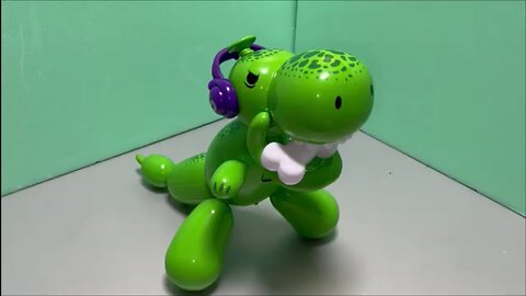 Squeakee Dino Balloon Toy