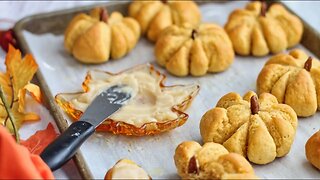 Gluten Free Pumpkin Dinner Rolls | How cute are these?