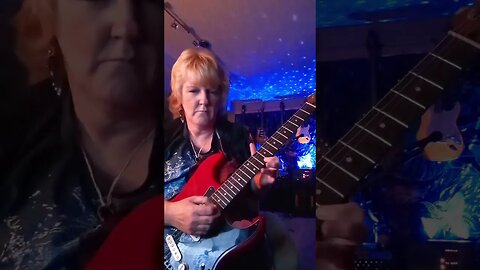 Smooth Blues Jazz Guitar playing- Cari Dell (female lead guitarist) #smoothjazz #guitarshorts