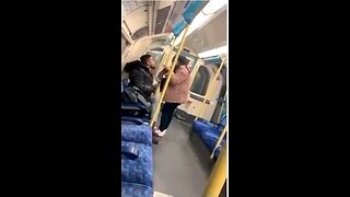 LOL tow passengers fighting in train 😂😂