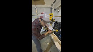 Cutting crown molding