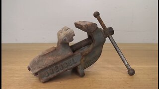 Restoration of (Another) Rusty Deadlocked Vise