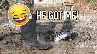 Dual Motor AXIAL SCX10 Takes On The Mud Pit On 2S