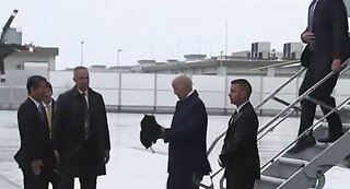 Biden Can't Figure Out How An Umbrella Works