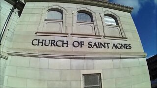 Going to Traditional St Agnes Church, St Paul, MN AD Orientem Mass