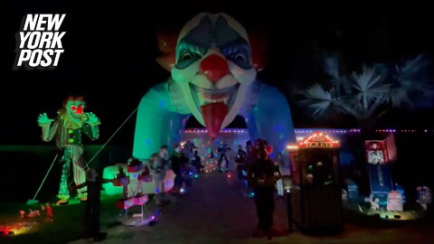Florida man's Halloween decorations are not clowning around