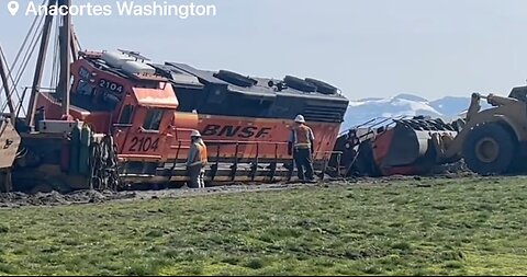 TRAIN DERAILS IN WASHINGTON SPILLING OVER 5,000 GALLONS DIESEL*FARMERS WIN SHOCK VOTE*END THE SYSTEM