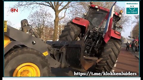 Netherlands Police tip over tractors with farmers INSIDE