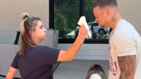Kane Brown And His Wife Hilariously Slapping Each Other With Tortillas 😂
