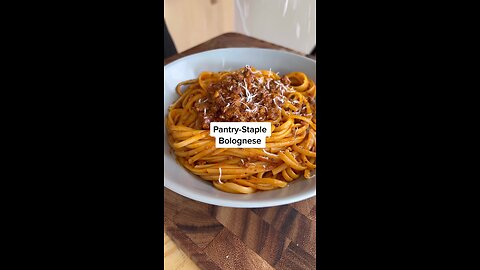 Bolognese but with pantry staples because real life 😊