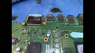 Micro soldering 👨‍🏭 👩‍🏭 🧑‍🏭#hdmi #shorts #youtubeshorts #sonyplaystation #ps5 #repair #nodisp