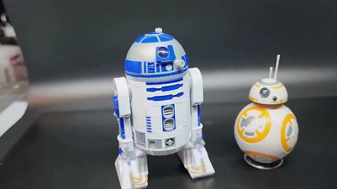PREVIEW - R2-D2 & BB-8, full build #shorts