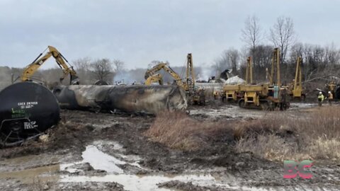 Union rep: Employees reporting illness after working on cleanup for East Palestine derailment