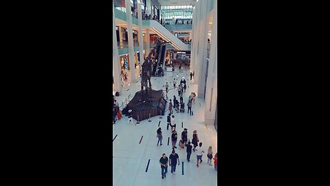 Dubai Mall inside people walking