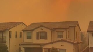 Smoke from Silverado wildfire creates red sky in Irvine, California