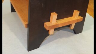 How to Applying Finish to Side Table