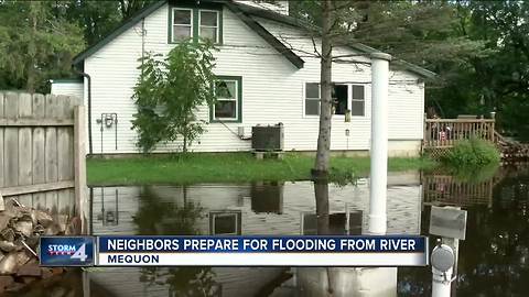 Neighbors in Ozaukee Co. deal with Milwaukee River flooding