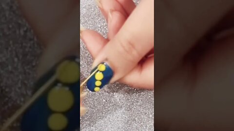 Easy nail art short #shortvideo #nailart #nails #mehsimcreations #ytshorts