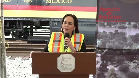 COLOCA ALCALDESA CARMEN LILIA CANTUROSAS PRIMERA PIEDRA DEL SEGUNDO PUENTE INTERNACIONAL FERROVIARIO