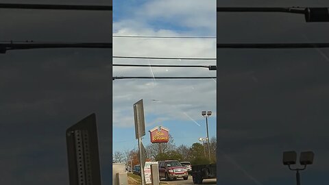 saw a stealth bomber fly right over us for Veterans Day in #branson #shorts #veterans #jets