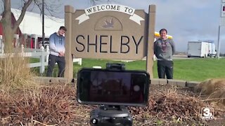 Visiting all 939 cities in Iowa: Two college students tour small-town America