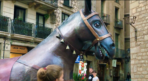 Fake horse trots down Barcelona main street