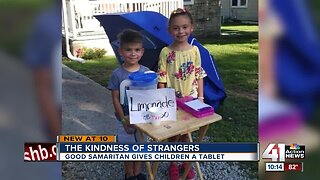 Lemonade stand teaches kids about kindness of strangers
