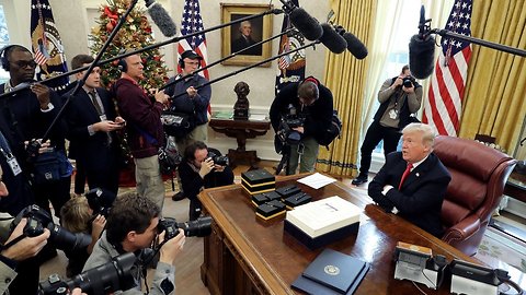 Press Corps Members Back CNN Reporter Barred From White House Event