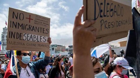 Chilenos protestan en contra de población migrante en el país
