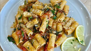 Pasta with fresh sauce at home - quick and easy meal