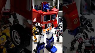 Optimus Prime Robosen - vehicle to robot transformation - #trendingtoy #besttoys