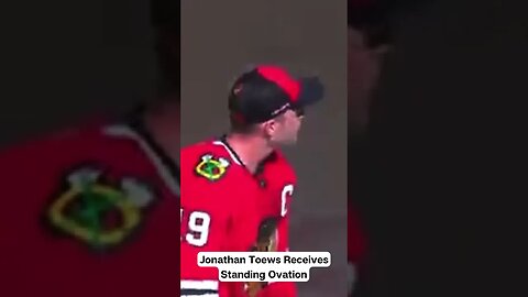 Jonathan Toews Receives Standing Ovation In His Final Blackhawks Game 👏