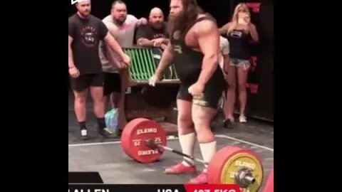 Man nearly misses a 900lb raw deadlift with no belt!! #powerlifting
