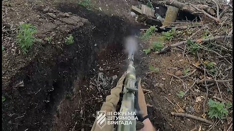 Ukraine combat footage : FIERCE ASSAULT ON Russian trench