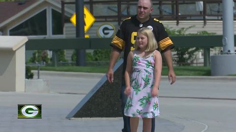 Couple plans to elope at Lambeau