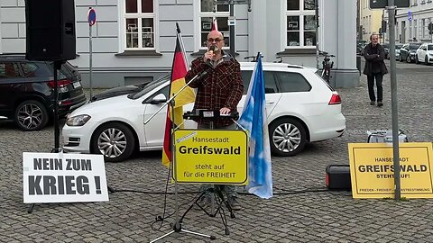 Greifswald - Uwe mit der Eröffnung der Versammlung 01-05-2023