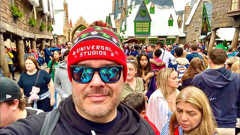 How Crazy is Universal Studios during Christmas? | Cost, Crowds, & Cool Stuff Part 2