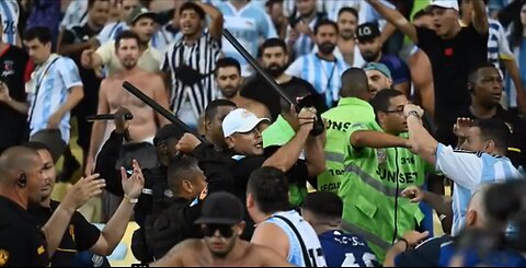 Huge fight between Argentina and Brazil fans 😨