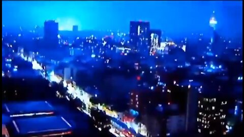 Whoa: Flashes of Light Over Mexico As Powerful Earthquake Hits