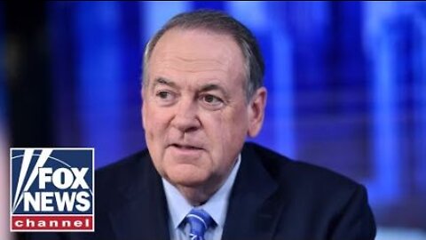 Mike Huckabee: There are two kinds of people who immigrate to the US