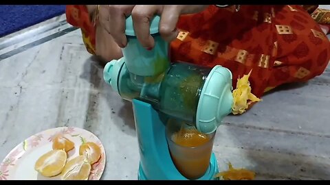 December 16, 2022 #fruit 🍓 Hand juicer machine#Best manual #juicer