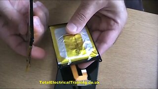 How To Replace a Smart Phone Battery-How to open a Smart Phone