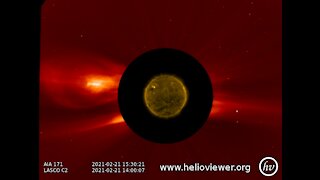 Soalr flares head toward Earth