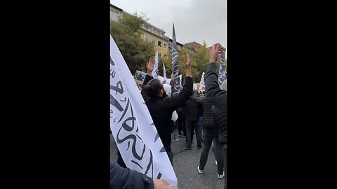 TALIBAN🏁AL-QAIDA FLAGS🏁🥷FLY AT PRO PALESTINE PROTEST IN GERMANY🏁🥷💫