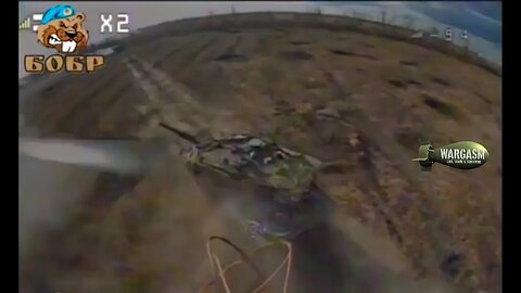 Leopard tank hit wtih Russian FPV kamikaze drone
