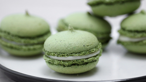 How to make macarons with creamy filling