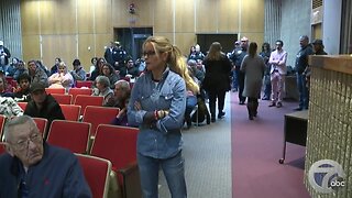 HGTV's Nicole Curtis escorted from Roseville meeting